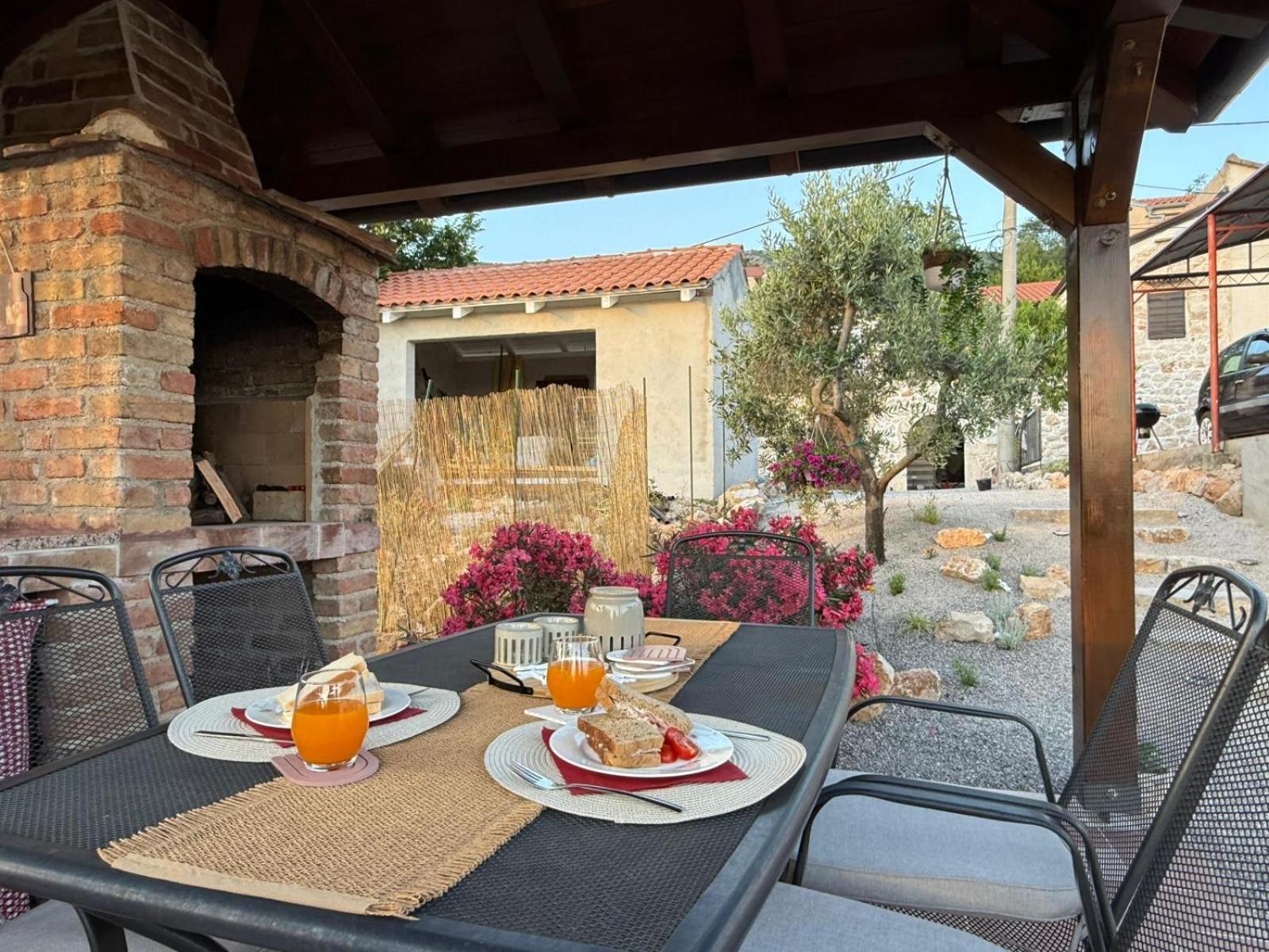 Stara Kuca - Old Stone House Villa